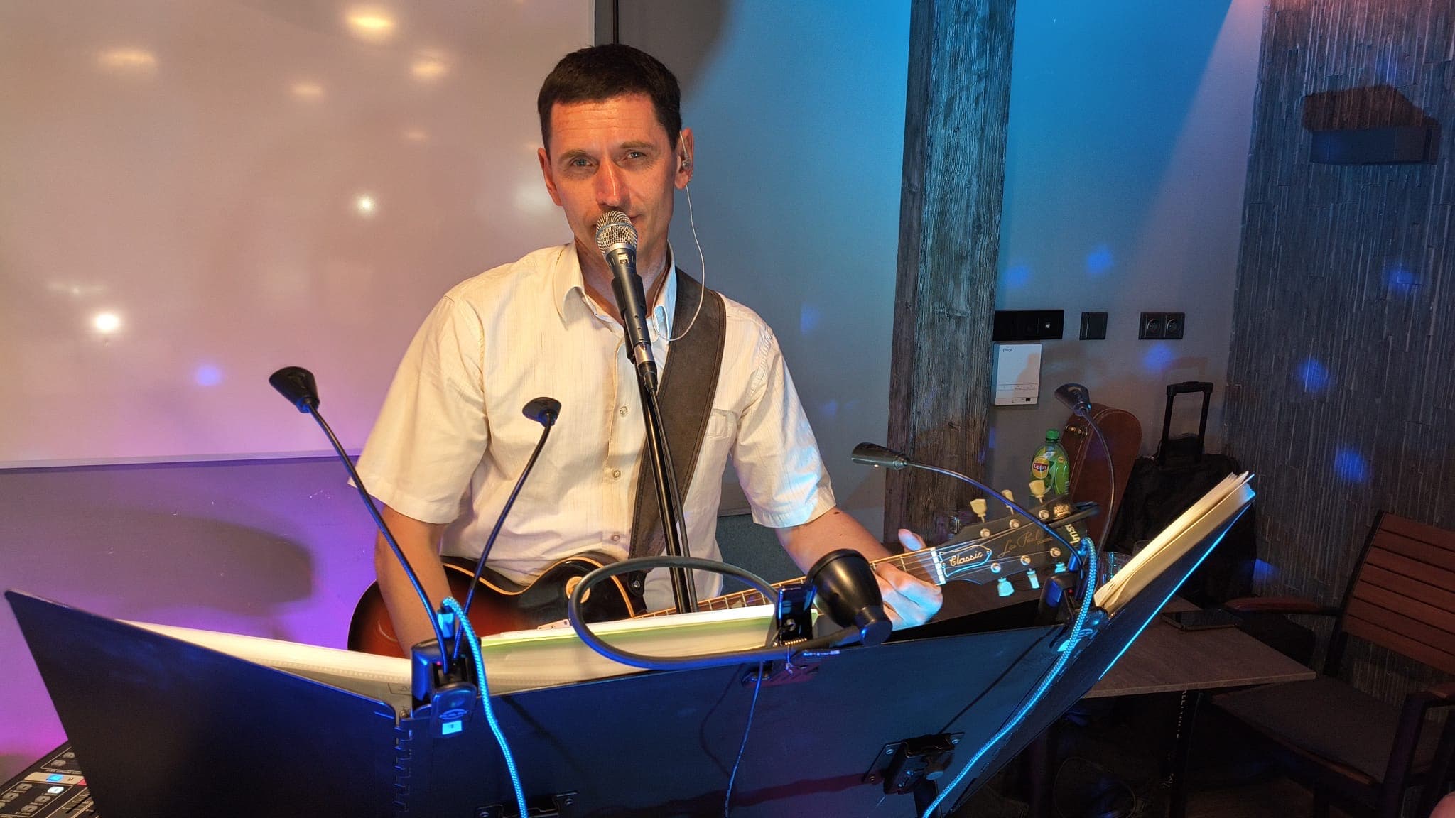 Kapela JARO Music živě na akci — fotografie 10